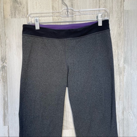 Lululemon Tadasana Grey Cropped Capri Slit Yoga Pants Size 8 - Picture 3 of 10